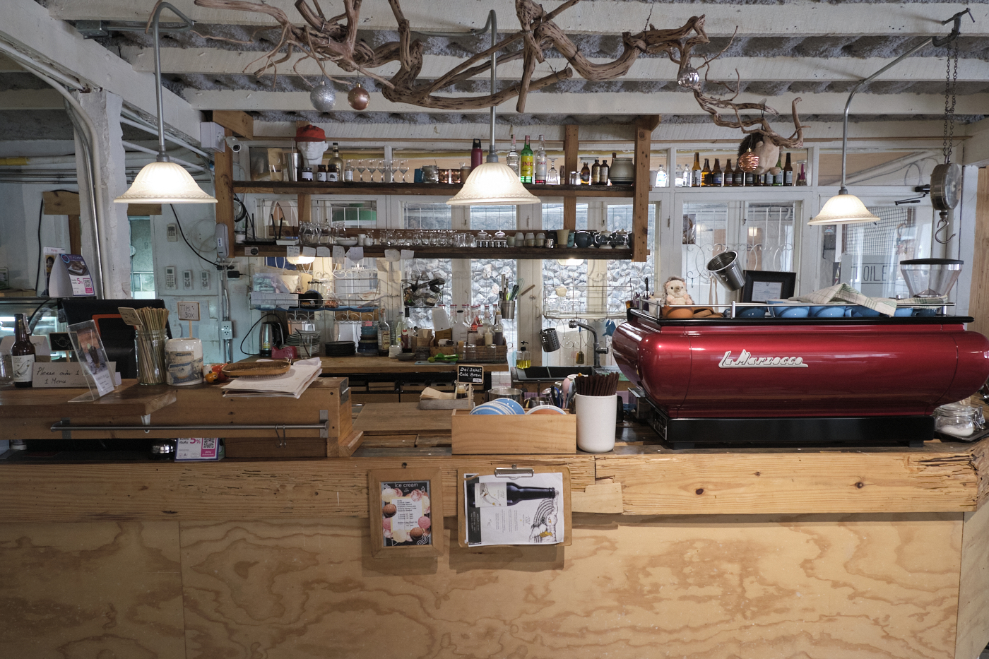 Porcupine Cafe Soi Ari Bangkok, Thailand - 52 Coffee Brews